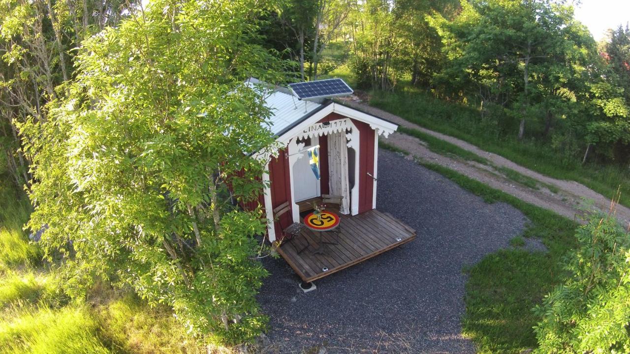 Liten enklare klimatsmart stuga i Roslagen Östhammar Exteriör bild
