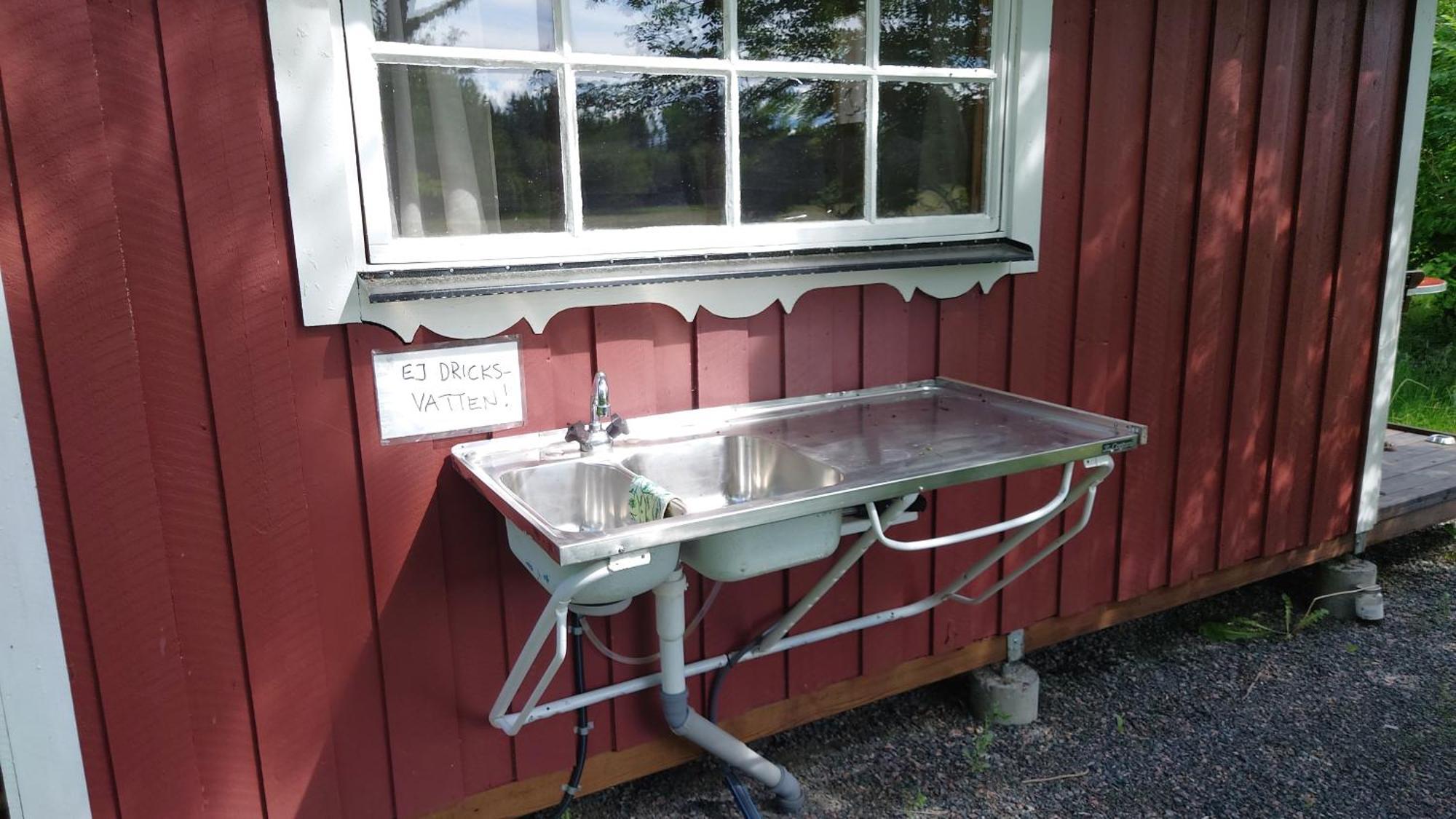 Liten enklare klimatsmart stuga i Roslagen Östhammar Rum bild